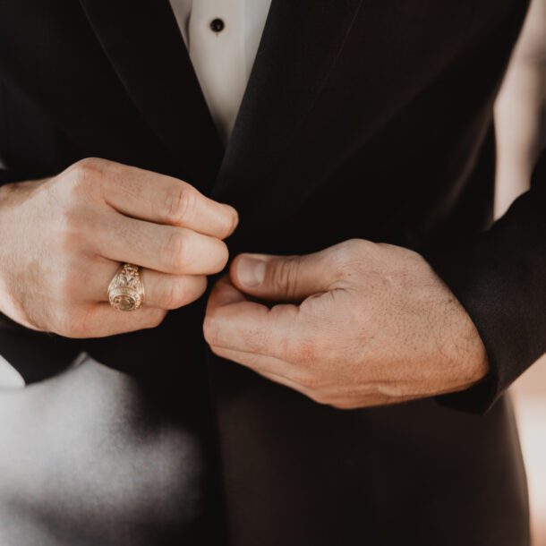 kaitlyn joshua courthouse fort worth bushel peck photo 2