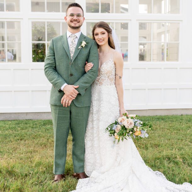 hillary davis grey farms wedding bushel peck photo10