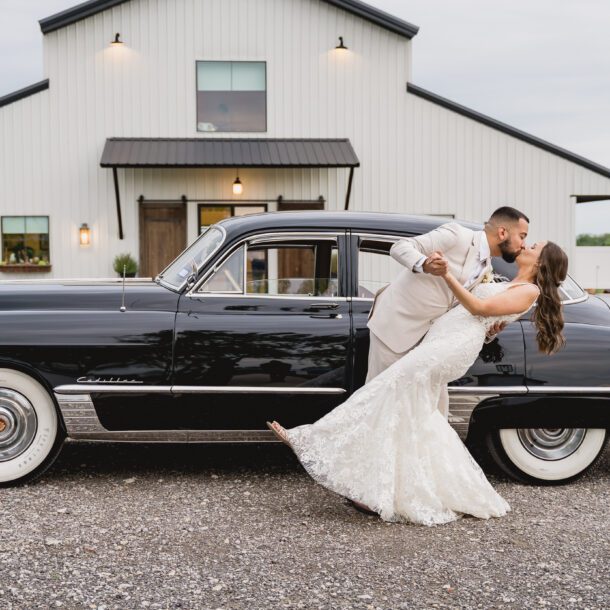 hillary davis grey farms wedding bushel peck photo4