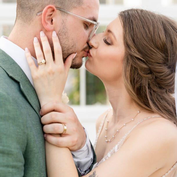 hillary davis grey farms wedding bushel peck photo9